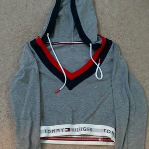 Grey Tommy Hilfiger cropped sweater